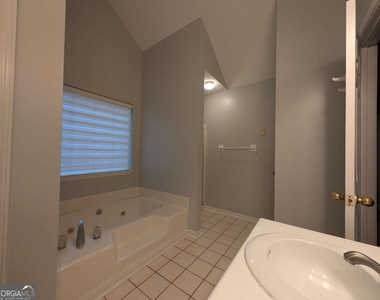 3004 Dogwood Lane - Photo Thumbnail 10