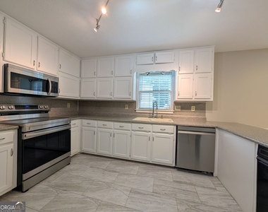 443 Cricket Ridge Court - Photo Thumbnail 6