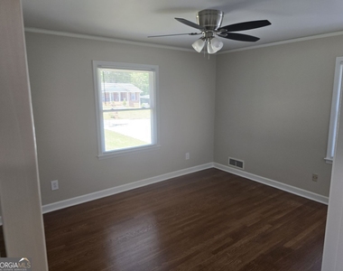 3420 Northside Drive - Photo Thumbnail 7