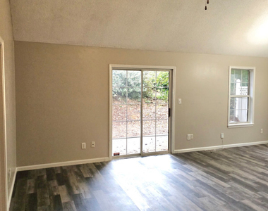 152 S Fairfield Drive - Photo Thumbnail 3