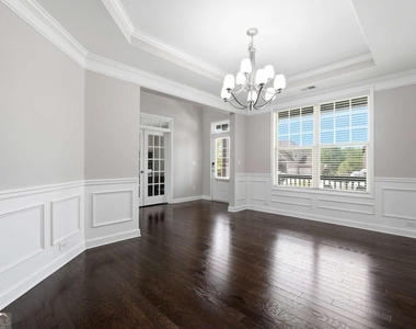 304 Cochin Drive - Photo Thumbnail 9