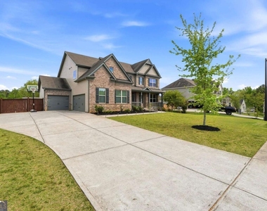 304 Cochin Drive - Photo Thumbnail 2