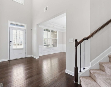 304 Cochin Drive - Photo Thumbnail 6
