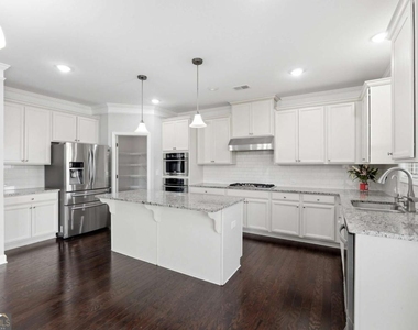 304 Cochin Drive - Photo Thumbnail 17