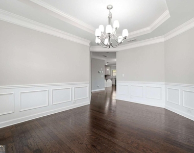 304 Cochin Drive - Photo Thumbnail 8
