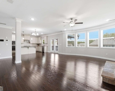 304 Cochin Drive - Photo Thumbnail 10