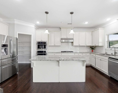 304 Cochin Drive - Photo Thumbnail 15