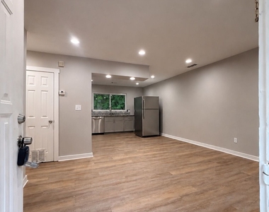 657 Robert E Lee Parkway - Photo Thumbnail 1
