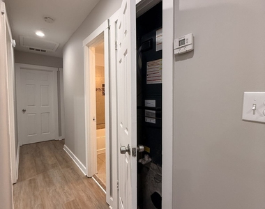 657 Robert E Lee Parkway - Photo Thumbnail 8