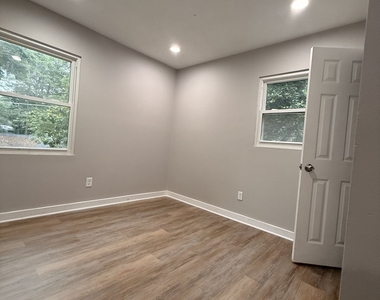 657 Robert E Lee Parkway - Photo Thumbnail 21