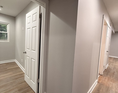 657 Robert E Lee Parkway - Photo Thumbnail 12