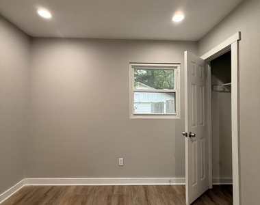 657 Robert E Lee Parkway - Photo Thumbnail 23