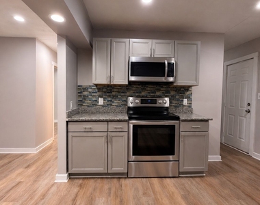 657 Robert E Lee Parkway - Photo Thumbnail 4