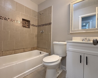 657 Robert E Lee Parkway - Photo Thumbnail 9