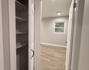 657 Robert E Lee Parkway - Photo Thumbnail 13