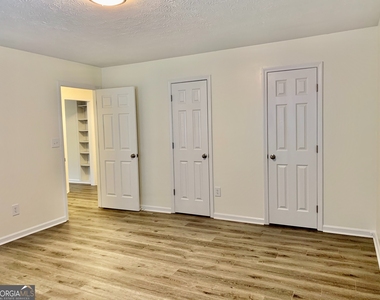 322 Powder Springs Street - Photo Thumbnail 17