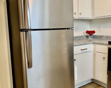 322 Powder Springs Street - Photo Thumbnail 5