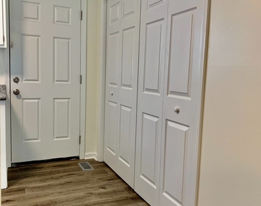 322 Powder Springs Street - Photo Thumbnail 7