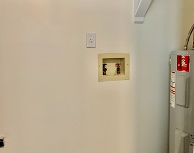 322 Powder Springs Street - Photo Thumbnail 9