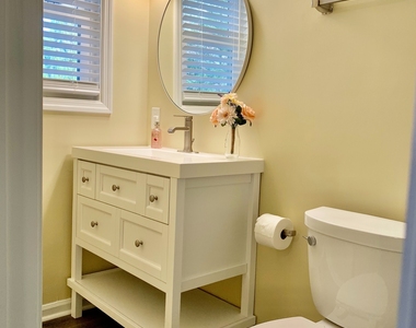 322 Powder Springs Street - Photo Thumbnail 13