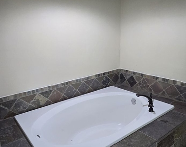 513 Blue Ridge Avenue - Photo Thumbnail 19