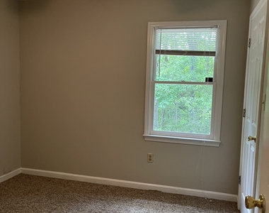 130 Beth Court - Photo Thumbnail 9