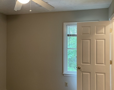 130 Beth Court - Photo Thumbnail 5