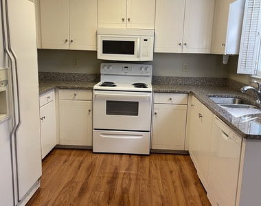 130 Beth Court - Photo Thumbnail 2