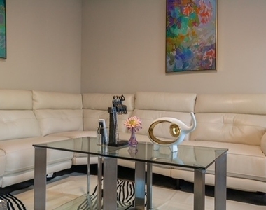 2110 Garden Place - Photo Thumbnail 5