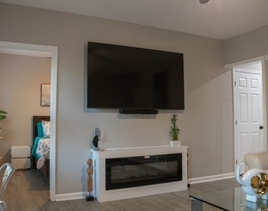 2110 Garden Place - Photo Thumbnail 4