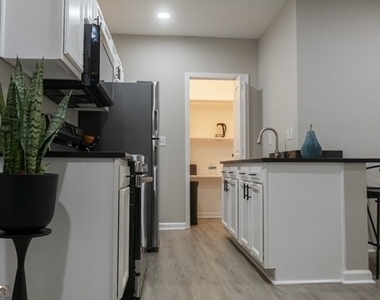 2110 Garden Place - Photo Thumbnail 8