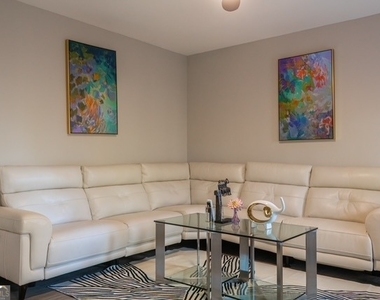 2110 Garden Place - Photo Thumbnail 3