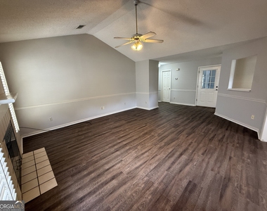 125 Shadow Pond Road - Photo Thumbnail 8