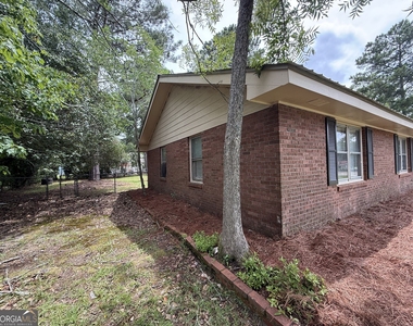 602 Hillcrest Parkway - Photo Thumbnail 7