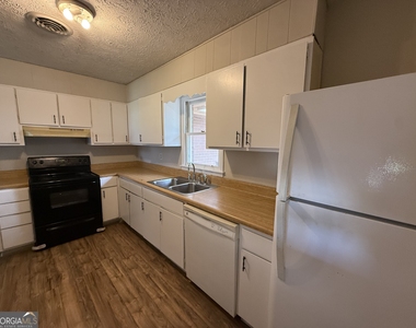 602 Hillcrest Parkway - Photo Thumbnail 9