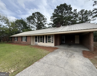 602 Hillcrest Parkway - Photo Thumbnail 1