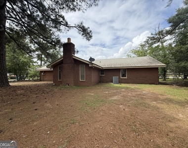 602 Hillcrest Parkway - Photo Thumbnail 3