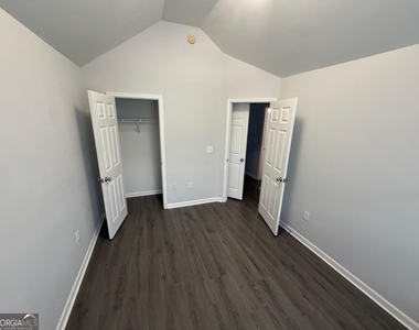 5589 Grande River Road - Photo Thumbnail 8