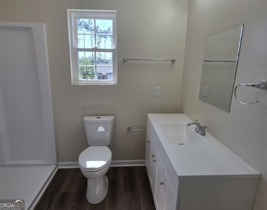 113 Towne Park Drive E - Photo Thumbnail 10