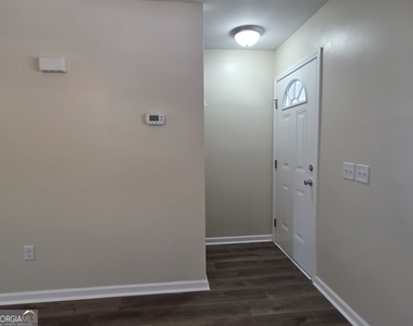 113 Towne Park Drive E - Photo Thumbnail 1