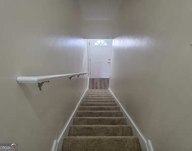 113 Towne Park Drive E - Photo Thumbnail 7