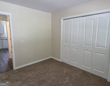 113 Towne Park Drive E - Photo Thumbnail 19