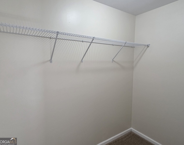 113 Towne Park Drive E - Photo Thumbnail 17
