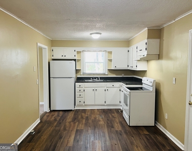 69 4th Street - Photo Thumbnail 8