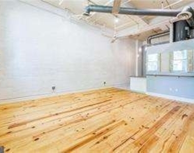 210 Walker Street Sw - Photo Thumbnail 10