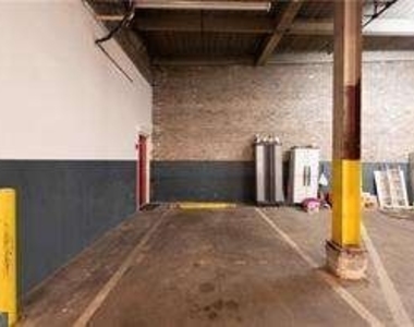 210 Walker Street Sw - Photo Thumbnail 7