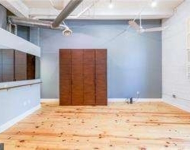 210 Walker Street Sw - Photo Thumbnail 13