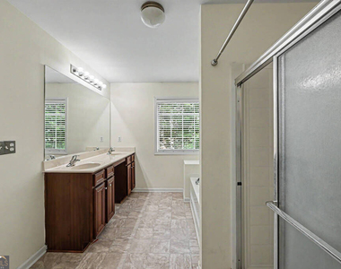 2150 Waterford Park Drive - Photo Thumbnail 18