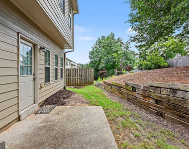 2150 Waterford Park Drive - Photo Thumbnail 4