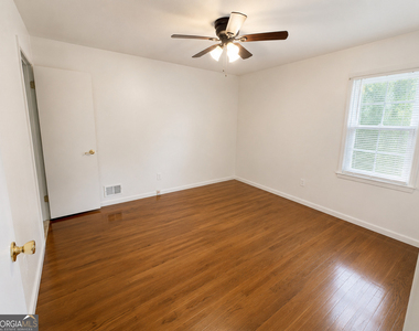 3543 Meadowview Court - Photo Thumbnail 8